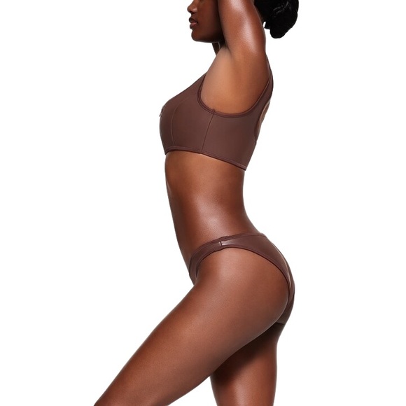 SKIMS 🌸Rubberized🌸 Scuba Swim Cocoa Bottoms - Picture 8 of 11